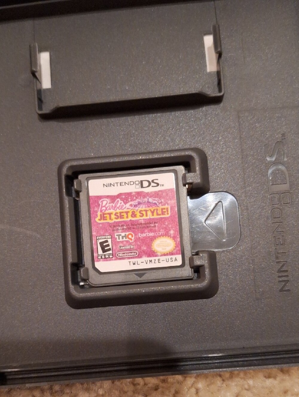 Nintendo DS Barbie Jet Set & Style! Game - Picture 5 of 6